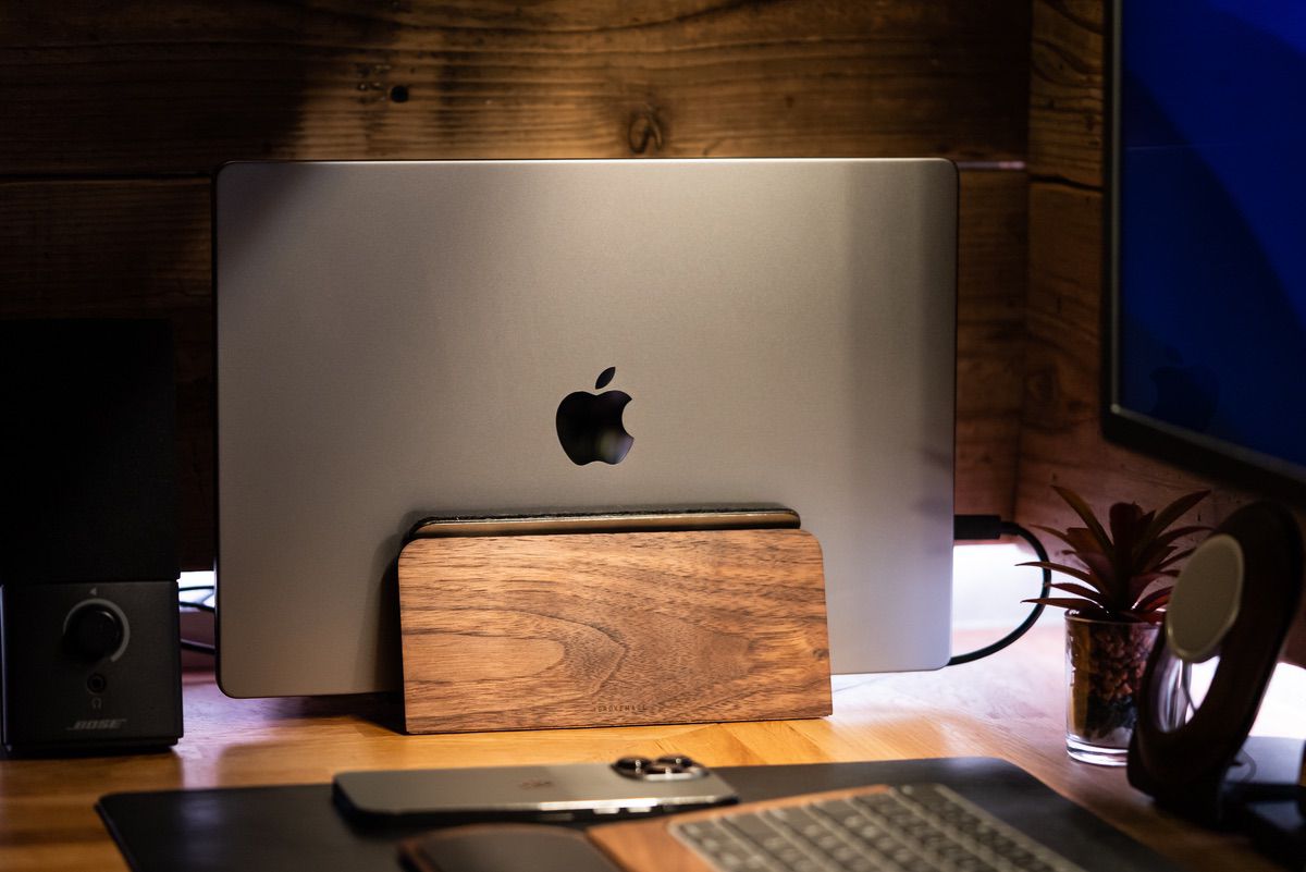 MacBookがこんな感じに照らされます