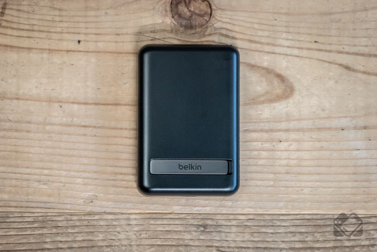 Belkin MagSafe Wireless Battery 5000（背面）